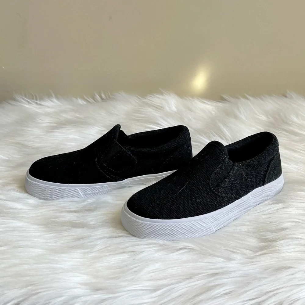 NWOT Children’s Place Black Slip On shoes - Picture 4 of 7